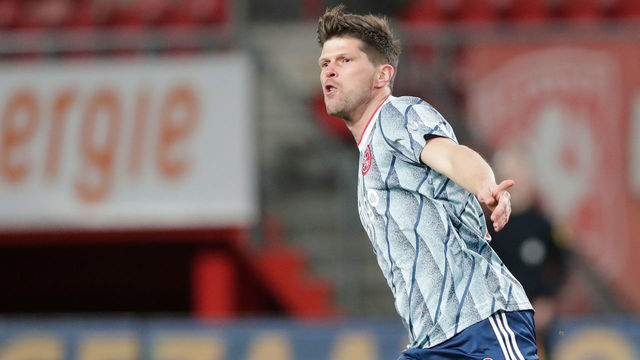 ENSCHEDE, NETHERLANDS - JANUARY 14: Klaas Jan Huntelaar of Ajax during the Dutch Eredivisie match between Fc Twente v Ajax at the De Grolsch Veste on January 14, 2021 in Enschede Netherlands