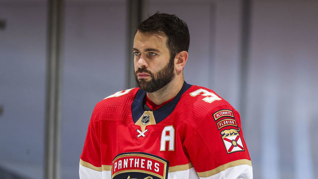TORONTO, ONTARIO - AUGUST 07: Keith Yandle #3 of the Florida Panthers warms up before facing the New York Islanders in Game Four of the Eastern Conference Qualification Round at Scotiabank Arena on August 07, 2020 in Toronto, Ontario.