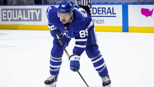 TORONTO, ONTARIO - AUGUST 04: Nicholas Robertson #89 of the Toronto Maple Leafs gets ready for a face-off against the Columbus Blue Jackets during the first period in Game Two of the Eastern Conference Qualification Round at Scotiabank Arena on August 04, 2020 in Toronto, Ontario.