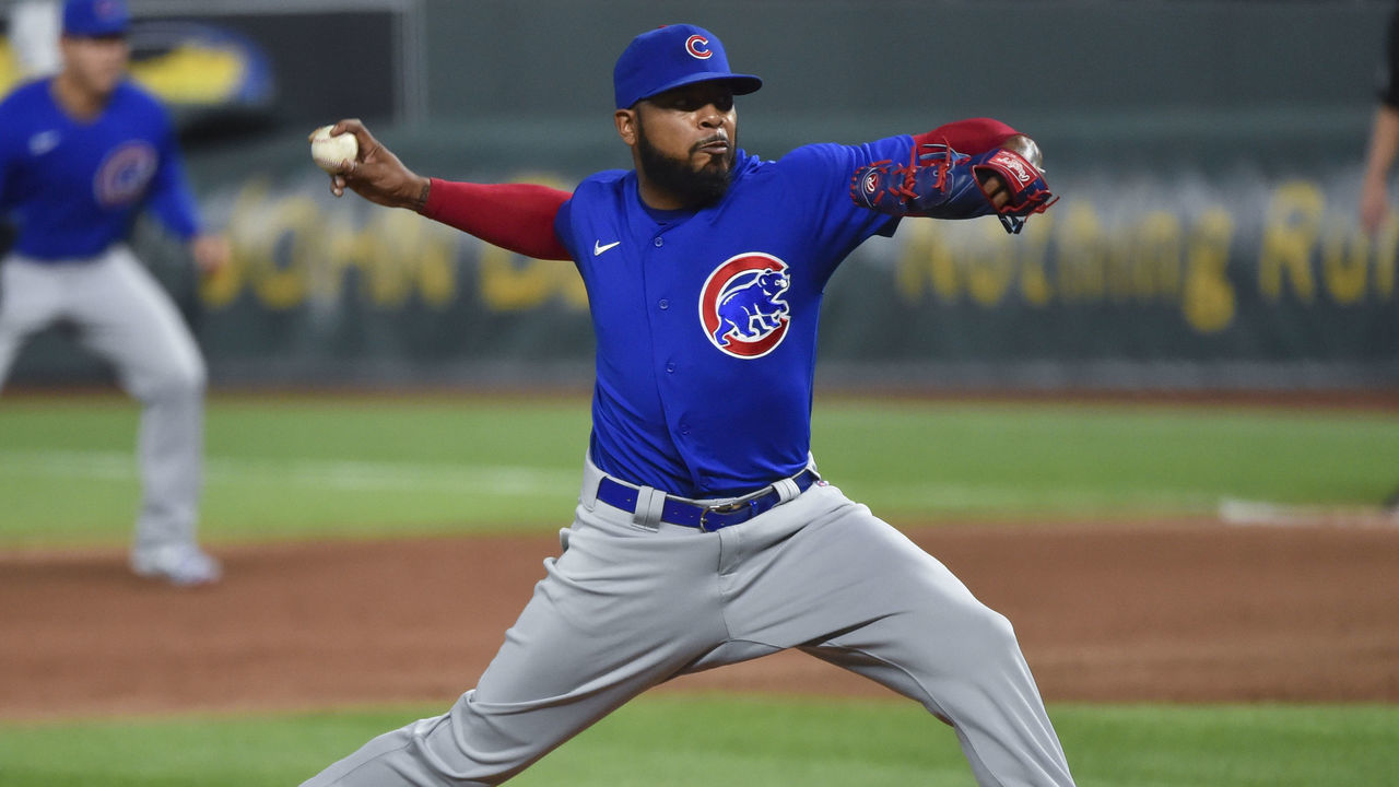 KANSAS CITY, MO - AUGUST 5: Relief pitcher Jeremy Jeffress #24 of the Chicago Cubs throws against the Kansas City Royals at Kauffman Stadium on August 5, 2020 in Kansas City, Missouri.
