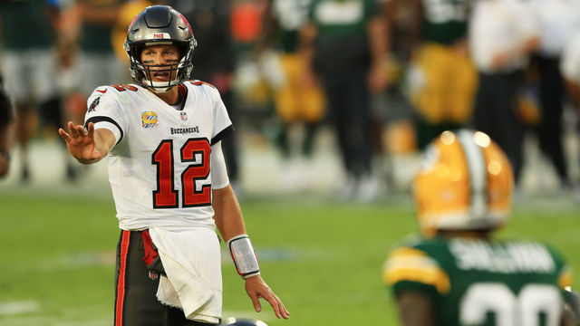 TAMPA, FLORIDA - OCTOBER 18: Tom Brady #12 of the Tampa Bay Buccaneers calls a play against the Green Bay Packers during the third quarter at Raymond James Stadium on October 18, 2020 in Tampa, Florida.