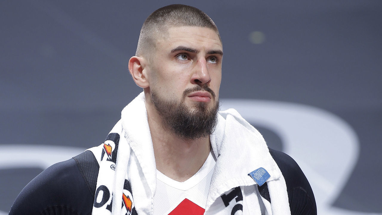 SACRAMENTO, CA - JANUARY 8: Alex Len #27 of the Toronto Raptors looks on during the game against the Sacramento Kings on January 8, 2021 at Golden 1 Center in Sacramento, California. NOTE TO USER: User expressly acknowledges and agrees that, by downloading and or using this photograph, User is consenting to the terms and conditions of the Getty Images Agreement. Mandatory Copyright Notice: Copyright 2021 NBAE