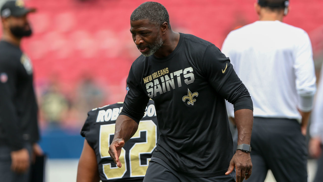 LOS ANGELES, CA - SEPTEMBER 15: New Orleans Saints coach SECONDARY Aaron Glenn before an NFL football game between the New Orleans Saints and the Los Angeles Rams on September 15, 2019, at the Los Angeles Memorial Coliseum in Los Angeles, CA.