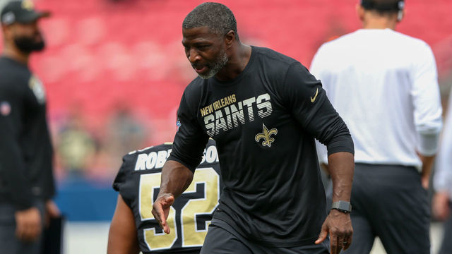 LOS ANGELES, CA - SEPTEMBER 15: New Orleans Saints coach SECONDARY Aaron Glenn before an NFL football game between the New Orleans Saints and the Los Angeles Rams on September 15, 2019, at the Los Angeles Memorial Coliseum in Los Angeles, CA.