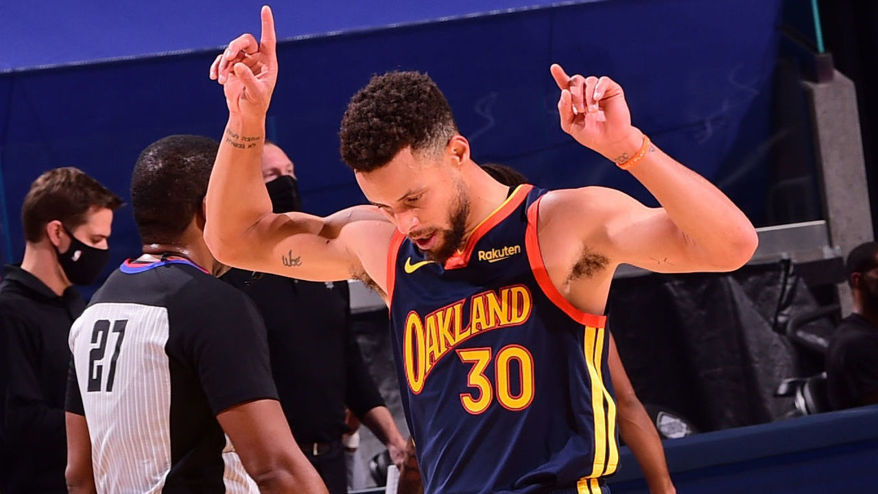 SAN FRANCISCO, CA - January 20: Stephen Curry #30 of the Golden State Warriors celebrates during the game against the San Antonio Spurs on January 20, 2021 at Chase Center in San Francisco, California. NOTE TO USER: User expressly acknowledges and agrees that, by downloading and or using this photograph, user is consenting to the terms and conditions of Getty Images License Agreement. Mandatory Copyright Notice: Copyright 2021 NBAE