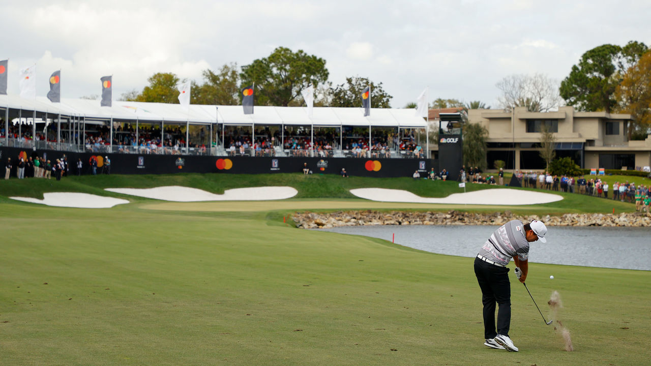 ORLANDO, FLORIDA - MARCH 08: Sungjae Im of South Korea plays a shot 18during the final round of the Arnold Palmer Invitational Presented by MasterCard at the Bay Hill Club and Lodge on March 08, 2020 in Orlando, Florida.