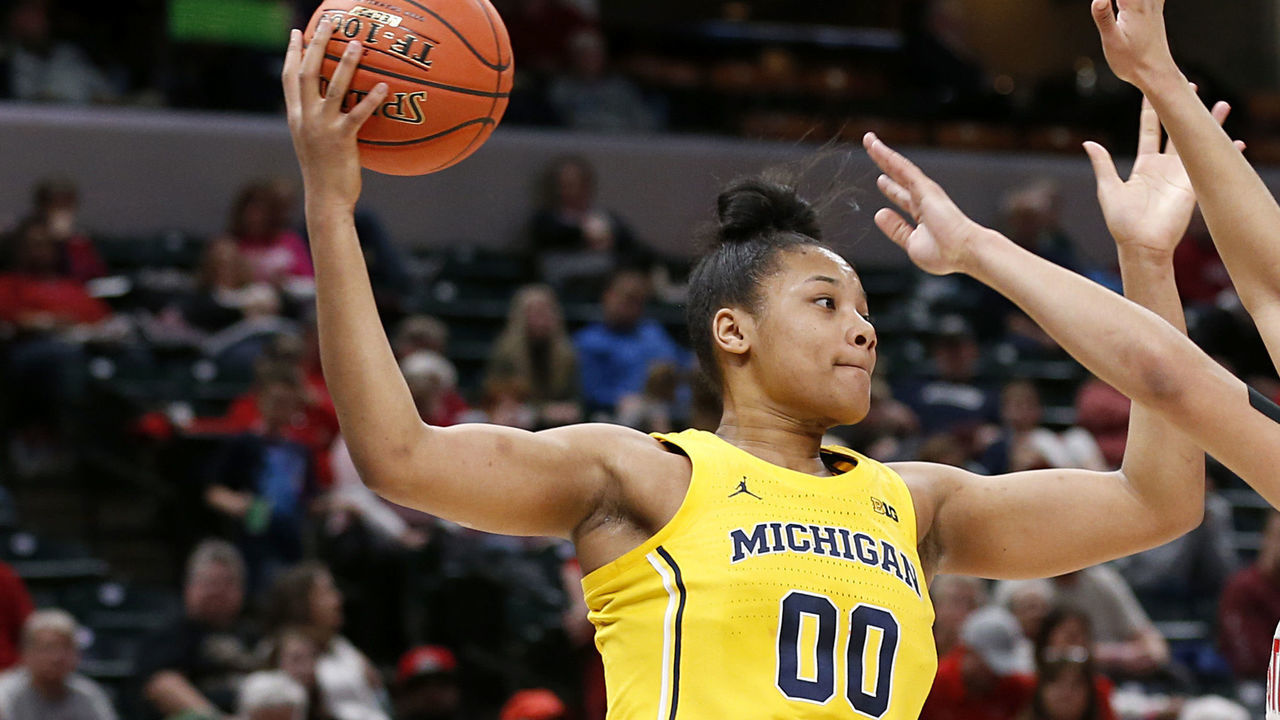 INDIANAPOLIS, INDIANA - MARCH 07: Naz Hillmon #00 of the Michigan Wolverines rebounds the ball in the game against the Ohio State Buckeyes during the second quarter at Bankers Life Fieldhouse on March 07, 2020 in Indianapolis, Indiana.