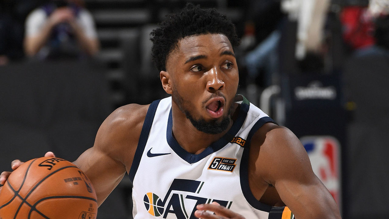 SALT LAKE CITY, UT - JANUARY 21: Donovan Mitchell #45 of the Utah Jazz drives to the basket against the New Orleans Pelicans on January 21, 2021 at vivint.SmartHome Arena in Salt Lake City, Utah. Mandatory Copyright Notice: Copyright 2021 NBAE
