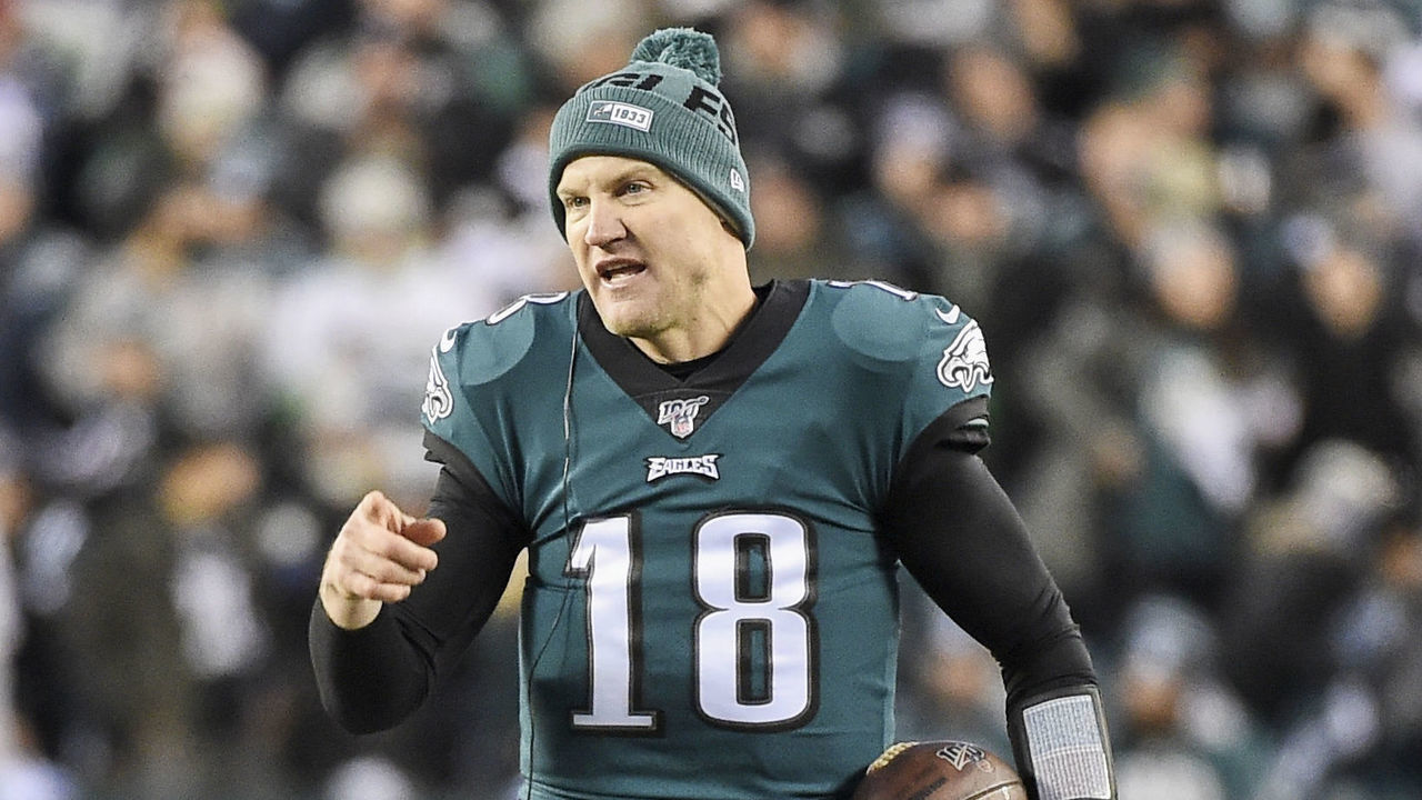 PHILADELPHIA, PA - JANUARY 05: Philadelphia Eagles quarterback Josh McCown (18) looks on during the Playoff game between the Seattle Seahawks and the Philadelphia Eagles on January 5, 2020, at Lincoln Financial Filed in Philadelphia, PA.