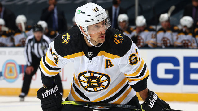 UNIONDALE, NEW YORK - JANUARY 18: Brad Marchand #63 of the Boston Bruins in action against the New York Islanders at NYCB Live's Nassau Coliseum on January 18, 2021 in Uniondale, New York. New York Islanders defeated the Boston Bruins 1-0.