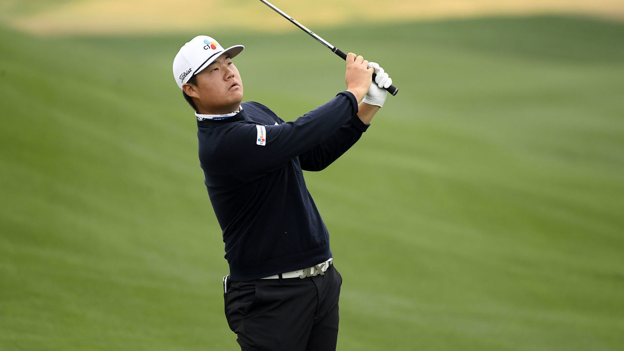 LA QUINTA, CALIFORNIA - JANUARY 22: Sungjae Im of South Korea plays a shot on the 11th hole during the second round of The American Express tournament on the Stadium course at PGA West on January 22, 2021 in La Quinta, California.