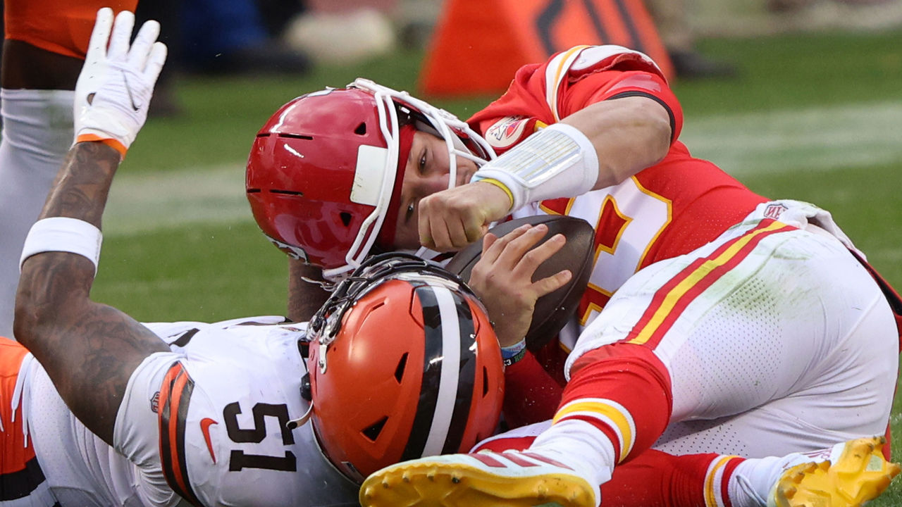 Cleveland Browns linebacker Mack Wilson (51) takes a knee during