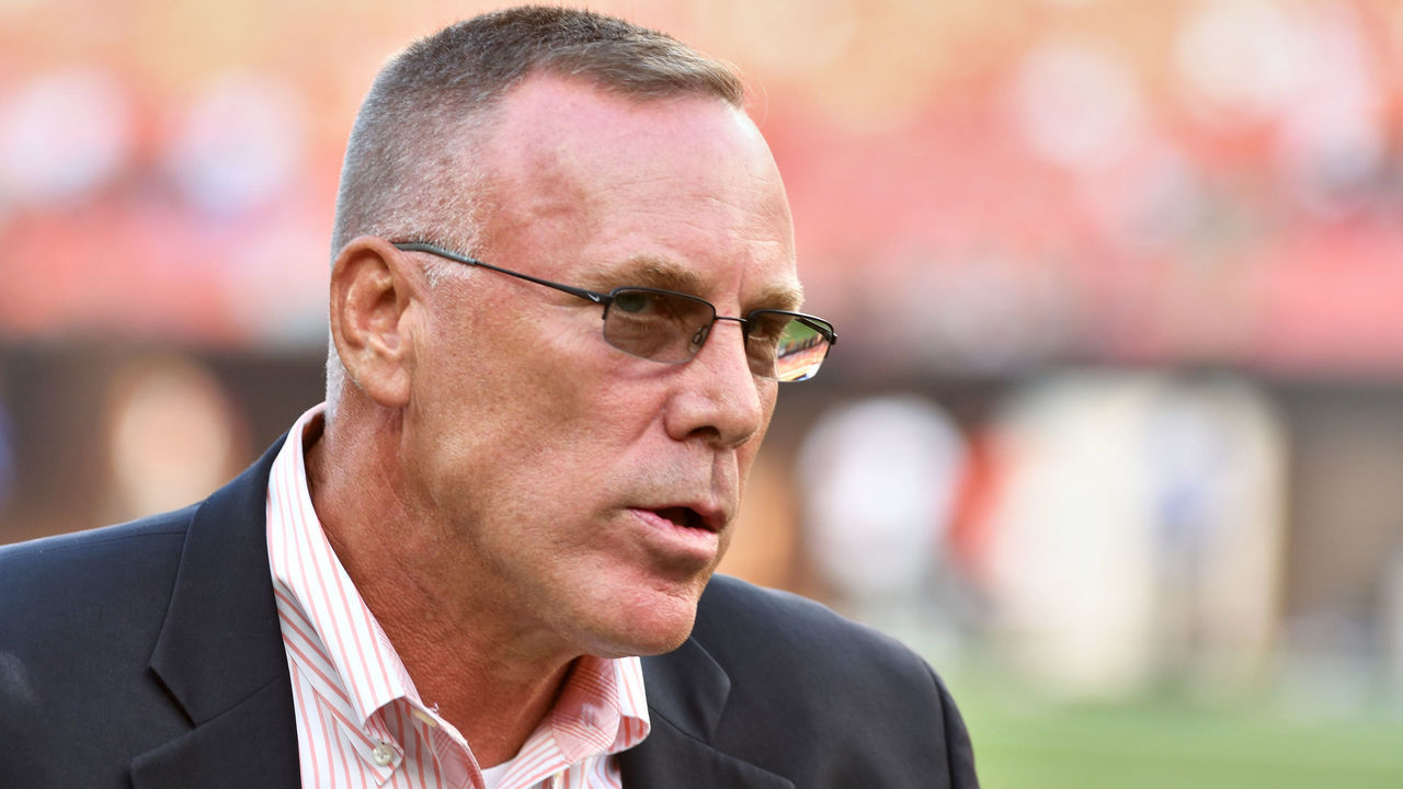 Football: Closeup of Cleveland Browns general manager John Dorsey warming up on field before preseason game vs Washington Redskins at FirstEnergy Stadium. Cleveland, OH 8/8/2019 CREDIT: Fred Vuich (Set Number: X162812 TK1 )