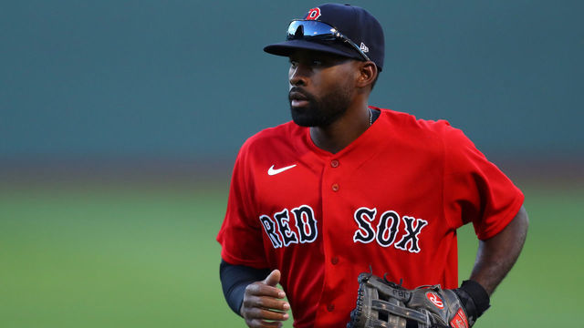 BOSTON, MASSACHUSETTS - SEPTEMBER 04:Jackie Bradley Jr. #19 of the Boston Red Sox returns to the dugout during the sixth inning against the Toronto Blue Jays at Fenway Park on September 04, 2020 in Boston, Massachusetts.