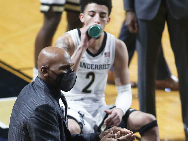 Scotty Pippen Jr. leads Vanderbilt with tips from dad, Stackhouse - Vimarsana News