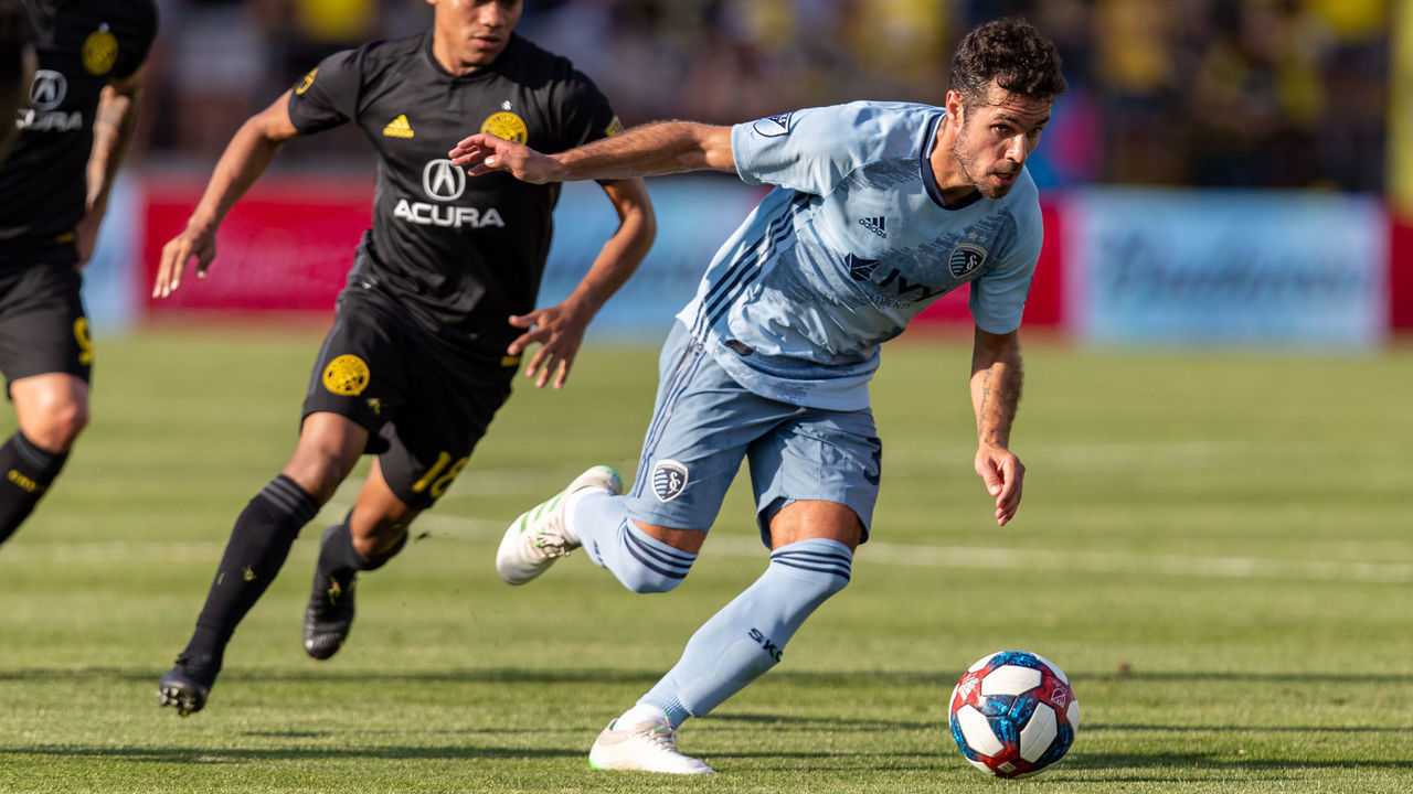 COLUMBUS, OH - JUNE 23: Benny Feilhaber #30 of Sporting Kansas City sprints with the ball in the MLS regular season game between the Columbus Crew SC and Sporting Kansas City on June 23, 2019 at Mapfre Stadium in Columbus, OH.