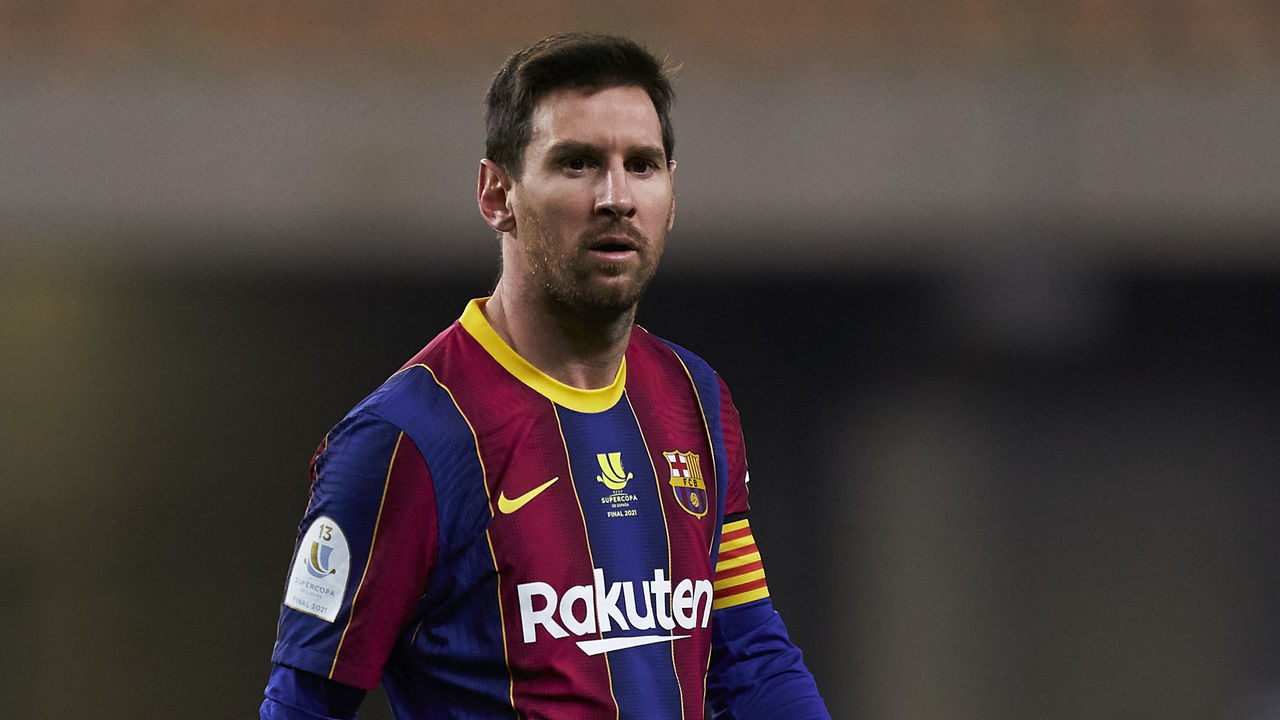 SEVILLE, SPAIN - JANUARY 17: Lionel Messi of FC Barcelona looks on during the Supercopa de Espana Final match between FC Barcelona and Athletic Club at Estadio de La Cartuja on January 17, 2021 in Seville, Spain. Sporting stadiums around Spain remain under strict restrictions due to the Coronavirus Pandemic as Government social distancing laws prohibit fans inside venues resulting in games being played behind closed doors.