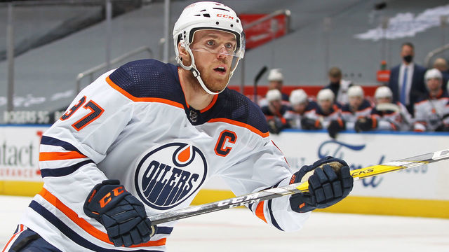 TORONTO,ON - JANUARY 22: Connor McDavid #97 of the Edmonton Oilers skates against the Toronto Maple Leafs during an NHL game at Scotiabank Arena on January 22, 2021 in Toronto, Ontario, Canada. The Maple Leafs defeated the Oilers 4-2.