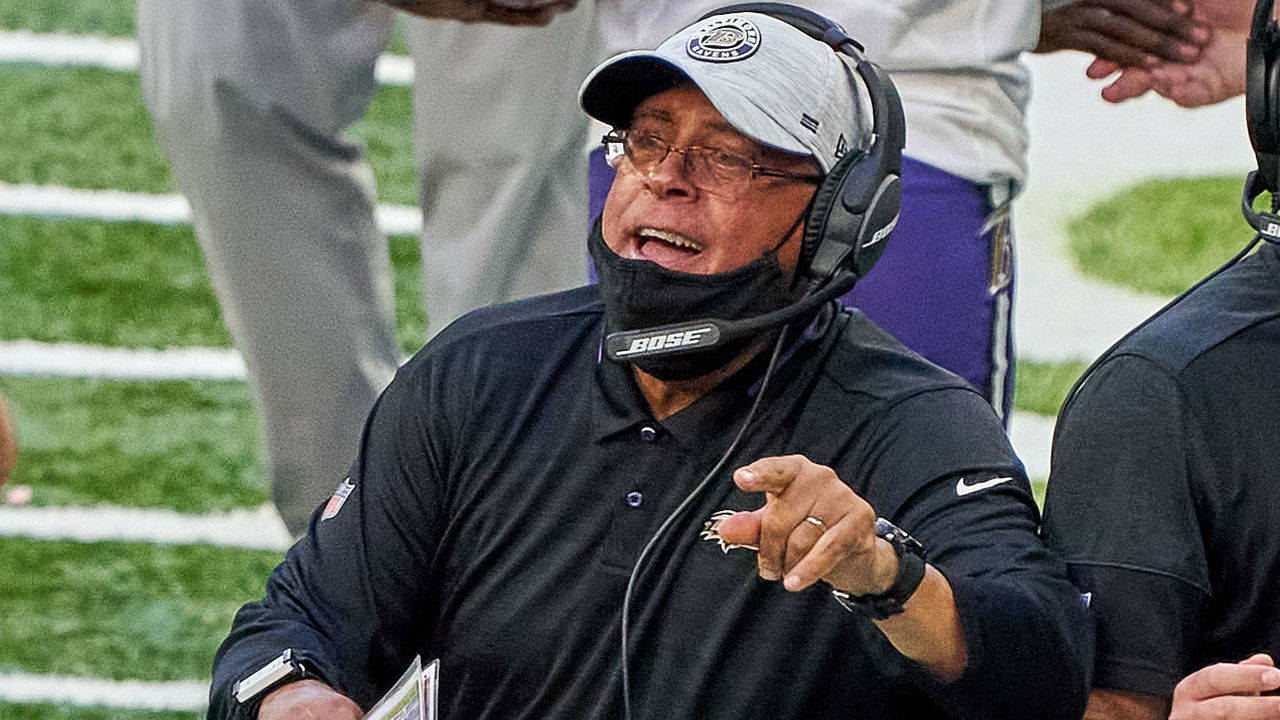INDIANAPOLIS, IN - NOVEMBER 08: Baltimore Ravens assistant head coach / pass coordinator / wide receivers coach David Culley reacts to a play in action during a NFL game between the Indianapolis Colts and the Baltimore Ravens on November 08, 2020 at Lucas Oil Stadium in Indianapolis, IN.