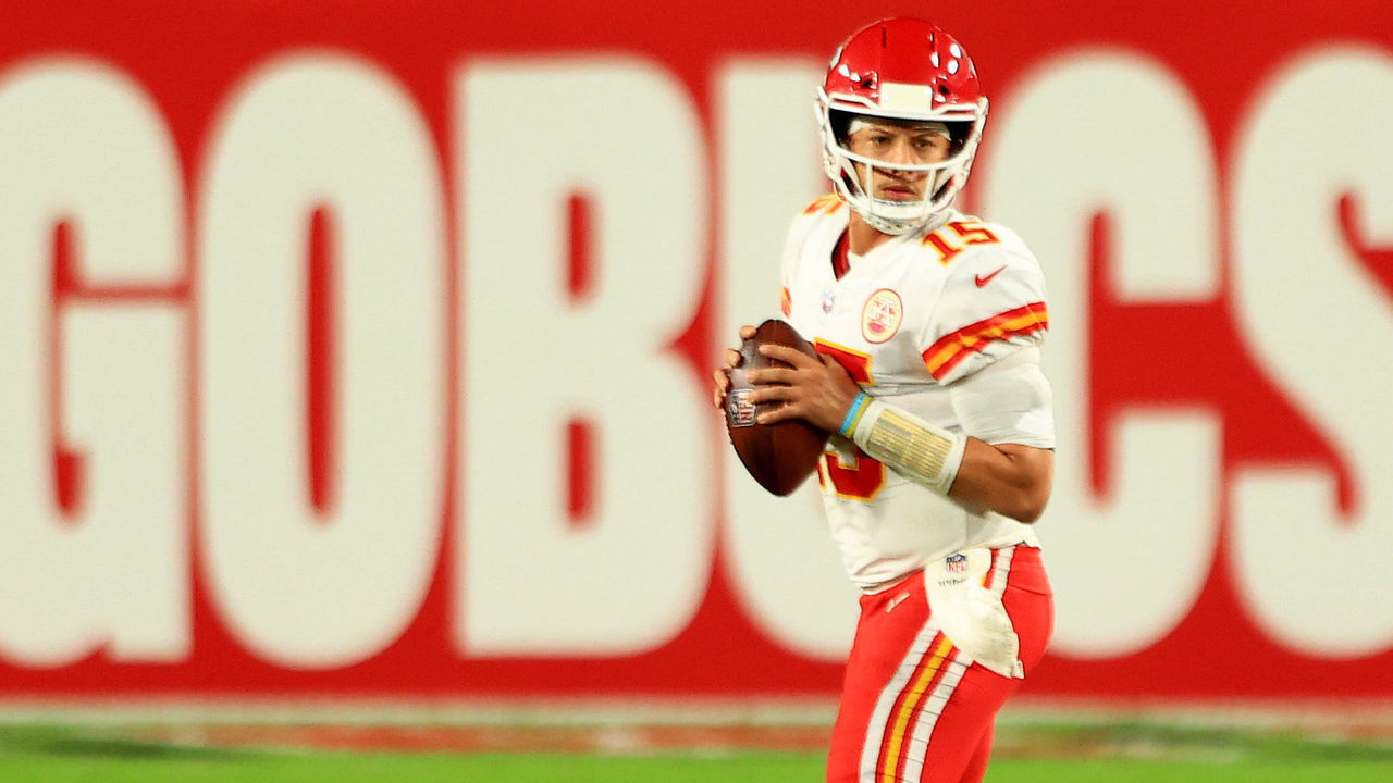 TAMPA, FLORIDA - NOVEMBER 29: Patrick Mahomes #15 of the Kansas City Chiefs looks to pass in the fourth quarter during their game against the Tampa Bay Buccaneers at Raymond James Stadium on November 29, 2020 in Tampa, Florida.