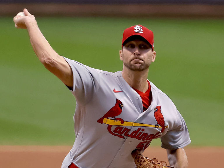 Cardinals resign Wainwright to reported 1year, 8M contract