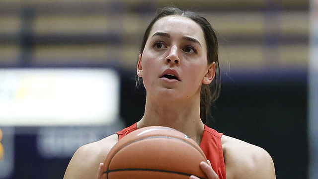 PORTLAND, OREGON - JANUARY 24: Jenn Wirth #3 of the Gonzaga Bulldogs prepares to shoot a free throw during the first half against the Portland Pilots at Chiles Center on January 24, 2021 in Portland, Oregon.