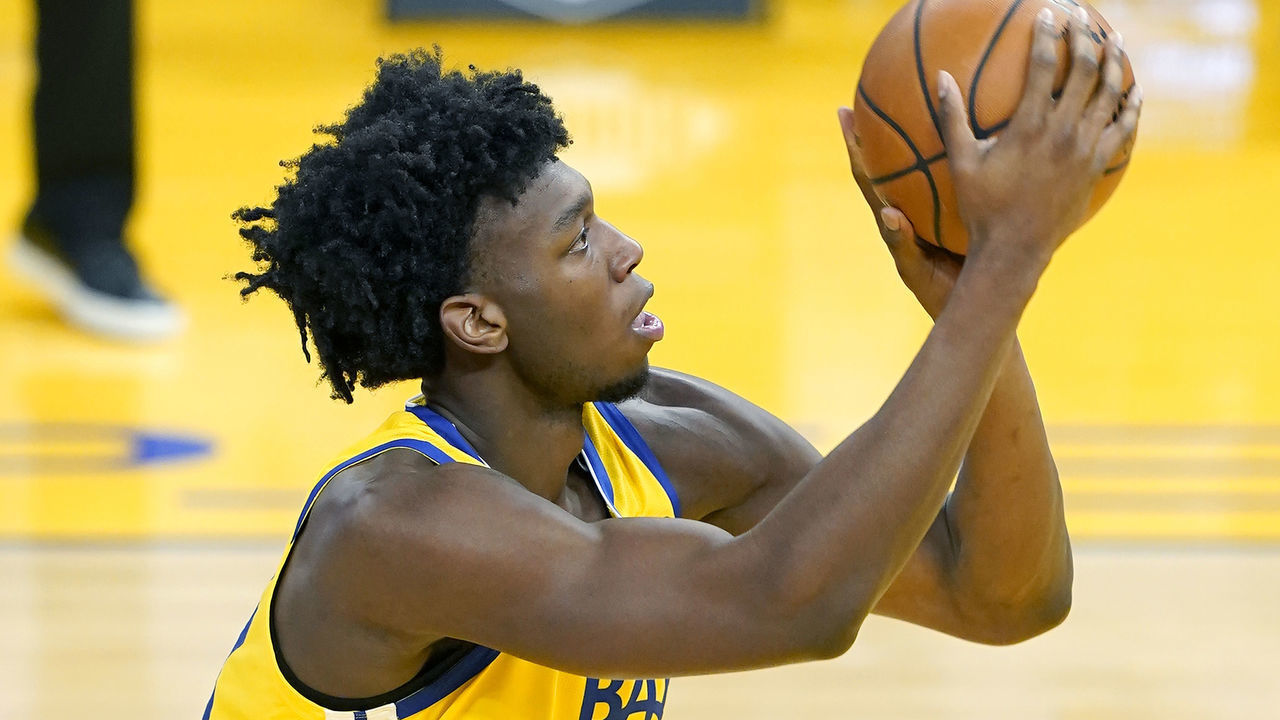 SAN FRANCISCO, CALIFORNIA - JANUARY 30: James Wiseman #33 of the Golden State Warriors stands at the line to shoot a foul shot the Detroit Pistons during the second half of an NBA basketball game at Chase Center on January 30, 2021 in San Francisco, California.