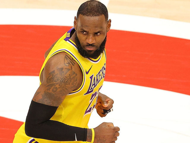 lebron james and heckler