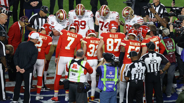 MIAMI, FLORIDA - FEBRUARY 02: Referee Bill Vinovich toss the coin prior to Super Bowl LIV between the San Francisco 49ers and the Kansas City Chiefs at Hard Rock Stadium on February 02, 2020 in Miami, Florida.