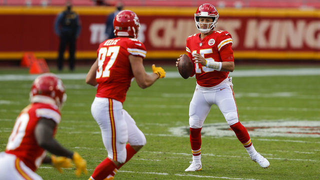 KANSAS CITY, MO - NOVEMBER 08: Patrick Mahomes #15 of the Kansas City Chiefs finds teammate Travis Kelce #87 of the Kansas City Chiefs open for a pass during the second quarter against the Carolina Panthers at Arrowhead Stadium on November 8, 2020 in Kansas City, Missouri.