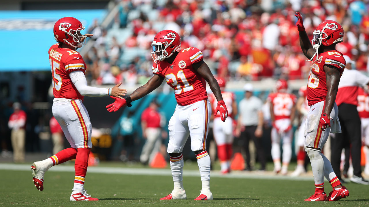 JACKSONVILLE, FL - SEPTEMBER 08: Kansas City Chiefs Running Back Darrel Williams (31) celebrates with Kansas City Chiefs Quarterback Patrick Mahomes (15) during the game between the Kansas City Chiefs and the Jacksonville Jaguars on September 8, 2019 at TIAA Bank Field in Jacksonville, Fl.