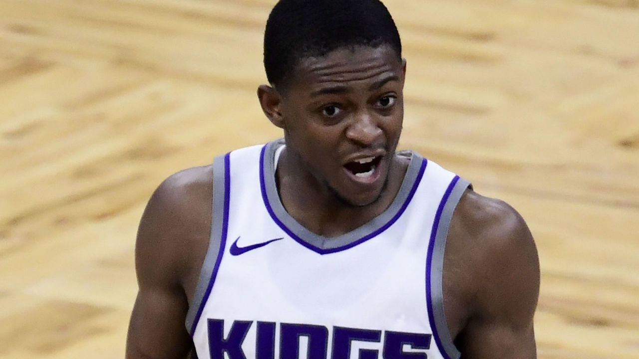 ORLANDO, FLORIDA - JANUARY 27: De'Aaron Fox #5 of the Sacramento Kings reacts during the third quarter against the Orlando Magic at Amway Center on January 27, 2021 in Orlando, Florida.