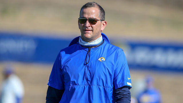 THOUSAND OAKS, CA - AUGUST 26: Los Angeles Rams coach Joe Barry during the Los Angeles Rams training camp on August 26, 2020, at Cal Lutheran University in Thousand Oaks, CA.