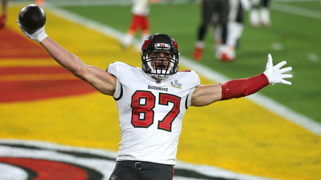 TAMPA, FL - FEBRUARY 07: Tampa Bay Buccaneers Tight End Rob Gronkowski (87) celebrates after scoring a touchdown in the first quarter during Super Bowl LV between the Kansas City Chiefs and the Tampa Bay Buccaneers on February 07, 2021, at Raymond James Stadium in Tampa, FL.