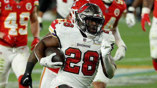 TAMPA, FLORIDA - FEBRUARY 07: Leonard Fournette #28 of the Tampa Bay Buccaneers carries the ball during the third quarter against the Kansas City Chiefs in Super Bowl LV at Raymond James Stadium on February 07, 2021 in Tampa, Florida.