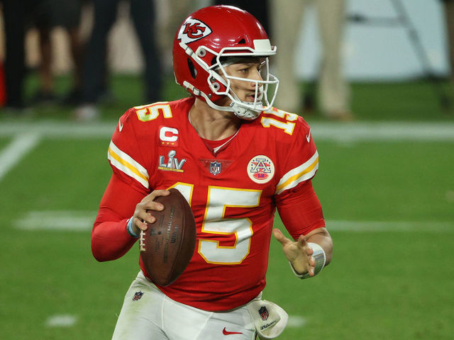 TAMPA, FLORIDA - FEBRUARY 07: Patrick Mahomes #15 of the Kansas City Chiefs looks to pass against the Tampa Bay Buccaneers in Super Bowl LV at Raymond James Stadium on February 07, 2021 in Tampa, Florida.