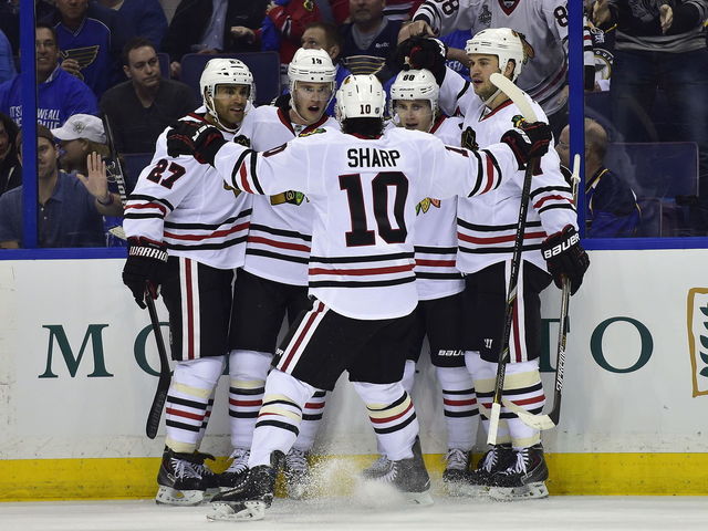 VIDEO: Jonathan Toews and Patrick Kane combine for highlight reel goal