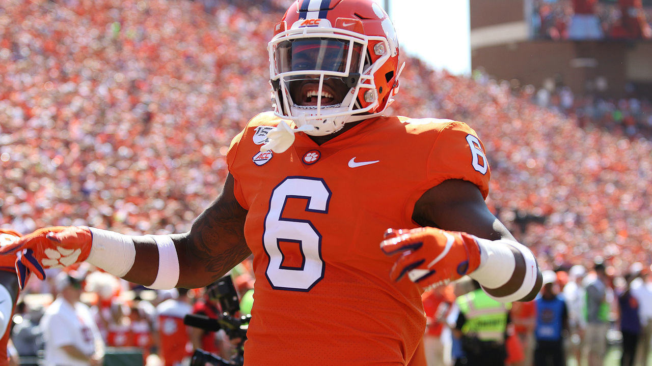 CLEMSON, SC - SEPTEMBER 07: Mike Jones Jr. (6) linebacker of Clemson during a college football game between the Texas A&M Aggies and the Clemson Tigers on September 7, 2019, at Clemson Memorial Stadium in Clemson, S.C.