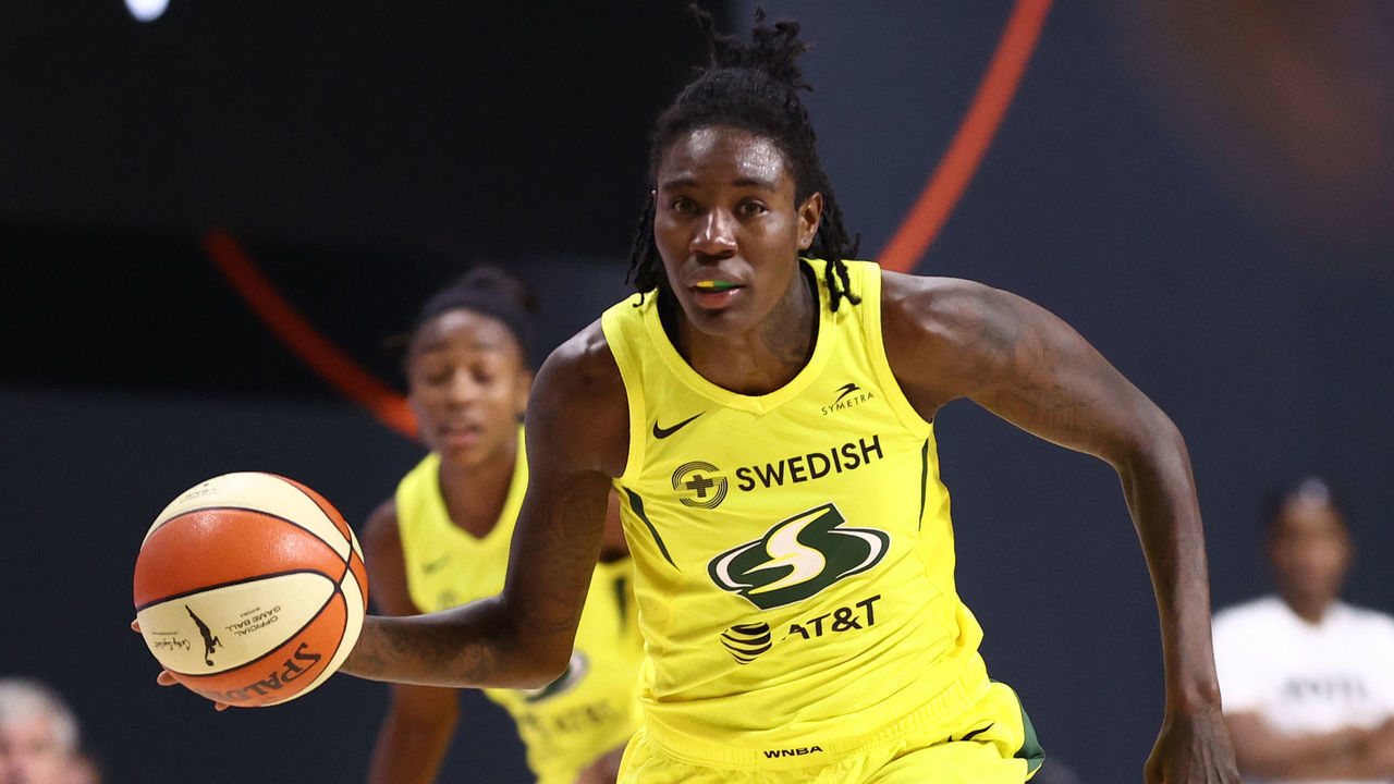 PALMETTO, FL - OCTOBER 6: Natasha Howard #6 of the Seattle Storm handles the ball against the Las Vegas Aces in Game Three of the WNBA Finals on October 6, 2020 at Feld Entertainment Center in Palmetto, Florida. NOTE TO USER: User expressly acknowledges and agrees that, by downloading and/or using this Photograph, user is consenting to the terms and conditions of the Getty Images License Agreement. Mandatory Copyright Notice: Copyright 2020 NBAE