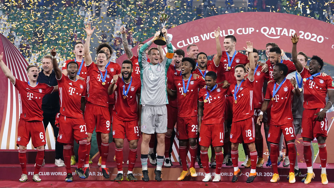 DOHA, QATAR - FEBRUARY 11: Manuel Neuer of Muenchen lifts the FIFA Club World Cup Qatar 2020 trophy after winning the FIFA Club World Cup Qatar 2020 final between Bayern Muenchen and Tigres UANL at Education City Stadium on February 11, 2021 in Doha, Qatar.