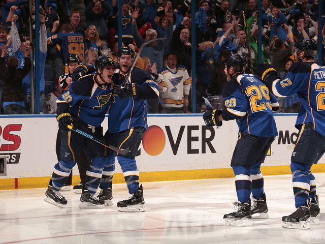 Blues defeat Blackhawks in triple overtime classic to take Game 1