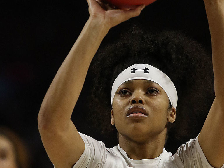 South Carolina’s Henderson, No. 1 defeats Missouri