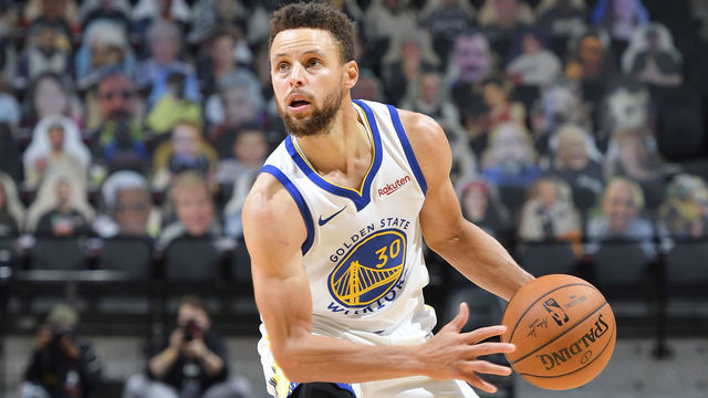 SAN ANTONIO, TX - FEBRUARY 9: Stephen Curry #30 of the Golden State Warriors handles the ball against the San Antonio Spurs on February 9, 2021 at the AT&T Center in San Antonio, Texas. Mandatory Copyright Notice: Copyright 2021 NBAE (Photos by Logan Riely/NBAE via Getty Images)