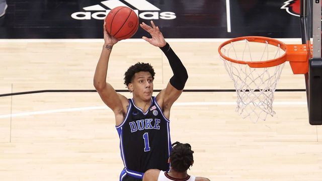 LOUISVILLE, KENTUCKY - JANUARY 23: Jalen Johnson #1 of the Duke Blue Devils shoots the ball against the Louisville Cardinals at KFC YUM! Center on January 23, 2021 in Louisville, Kentucky.