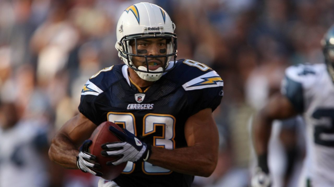SAN DIEGO - AUGUST 25: Wide receiver Vincent Jackson #83 of the San Diego Chargers carries the ball on a 59 yard pass play in the second quarter against the Seattle Seahawks on August 25, 2008 at Qualcomm Stadium in San Diego, California, setting up a Chargers touchdown. The Chargers won 18-17.