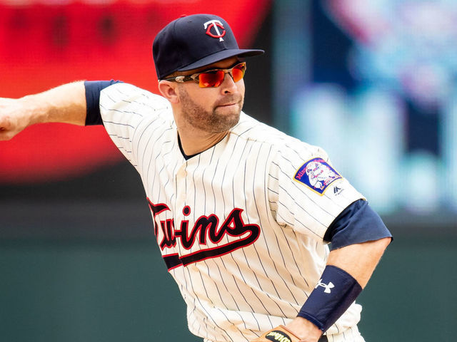 MINNEAPOLIS, MN- MAY 23: Brian Dozier #2 of the Minnesota Twins throws against the Detroit Tigers on May 23, 2018 at Target Field in Minneapolis, Minnesota. The Tigers defeated the Twins 4-1.