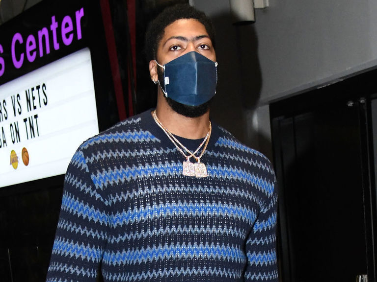 Lakers' Davis expected to miss 4 weeks with calf strain ...