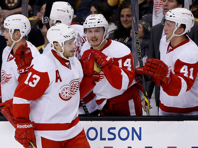 Red Wings take series lead after shutting out Bruins in Game 1