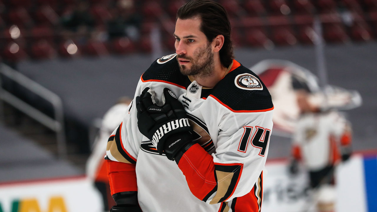 GLENDALE, AZ - JANUARY 28: Anaheim Ducks center Adam Henrique (14) looks on before the NHL hockey game between the Anaheim Ducks and the Arizona Coyotes on January 28, 2021 at Gila River Arena in Glendale, Arizona.