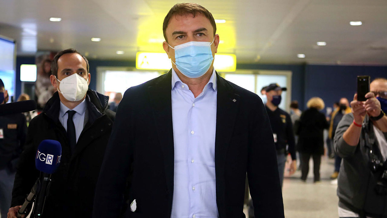 CAGLIARI, ITALY - FEBRUARY 22: Cagliari Calcio's new coach, Leonardo Semplici arrives at Cagliari Airport on February 22, 2021 in Cagliari, Italy.